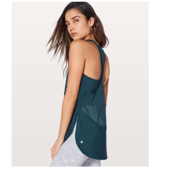 lululemon athletica Tops - Lululemon 6 Teal Mesh Twist Around Tank Top